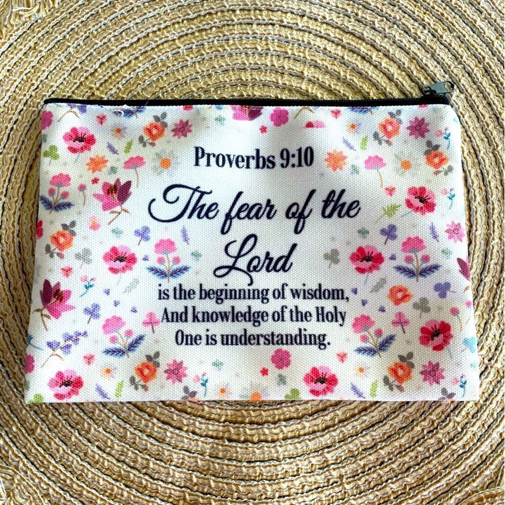 Unbranded Floral Bible Verse Cosmetic Pouch.  Proverbs 9:10. NWOT.